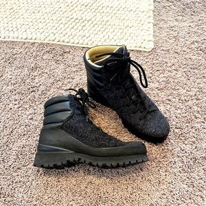 The North Face Black Series Women’s Winter Boots